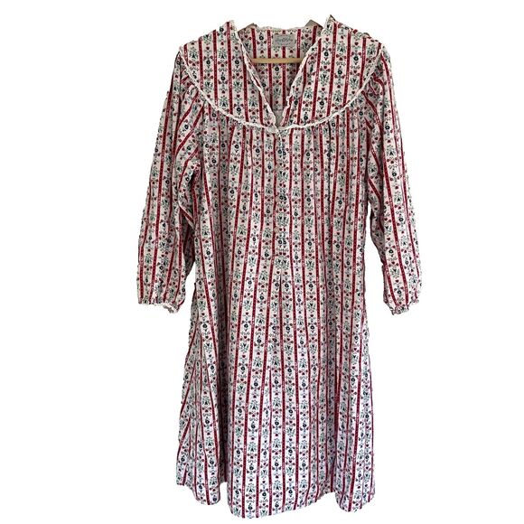 Lanz of Salzburg Nightgown Size Large? XL? ? Granny Hearts Flowers Sleep Cottage - Picture 1 of 9